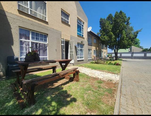 3 BEDROOM TOWNHOUSE FOR SALE IN VERWOERDPARK